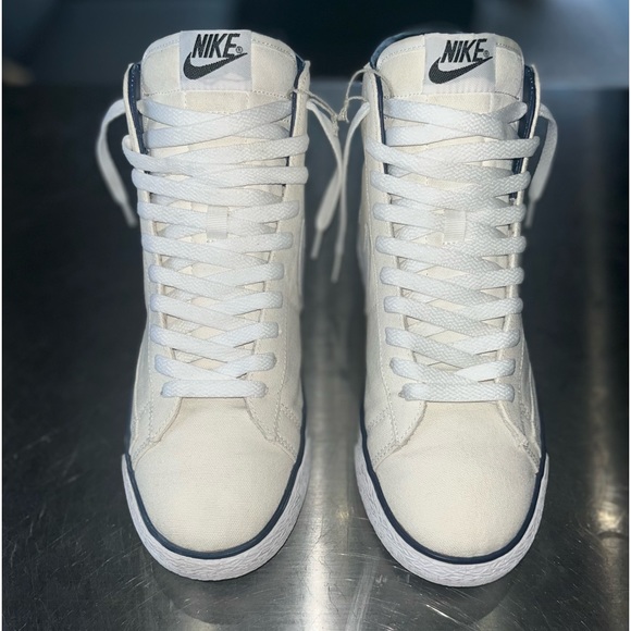 Nike Blazer A.P.C Bonton Paris ‘SAMPLE’ Sneakers - Picture 11 of 15